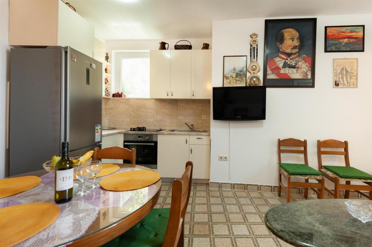 Apartments Antonija Omiš Esterno foto