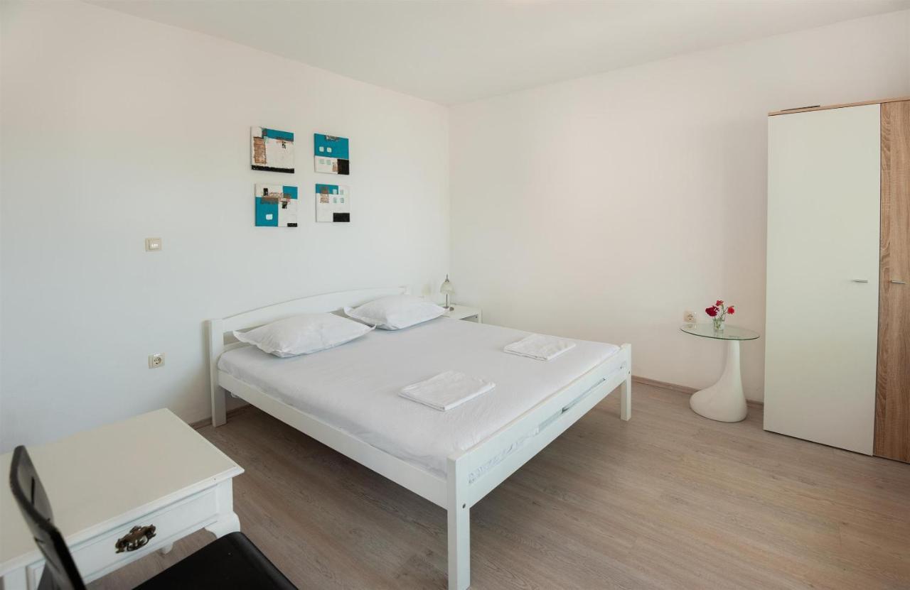 Apartments Antonija Omiš Esterno foto